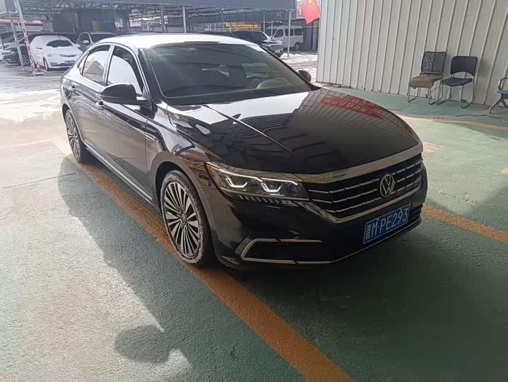 Фото 3 - Volkswagen Passat