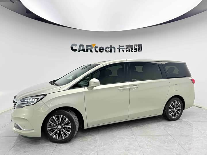 Фото 1 - Buick GL8 ES