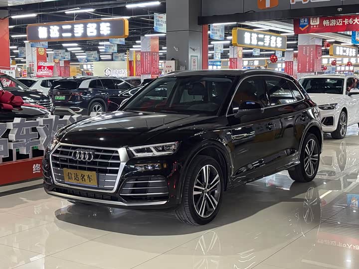 Фото 1 - Audi Q5L