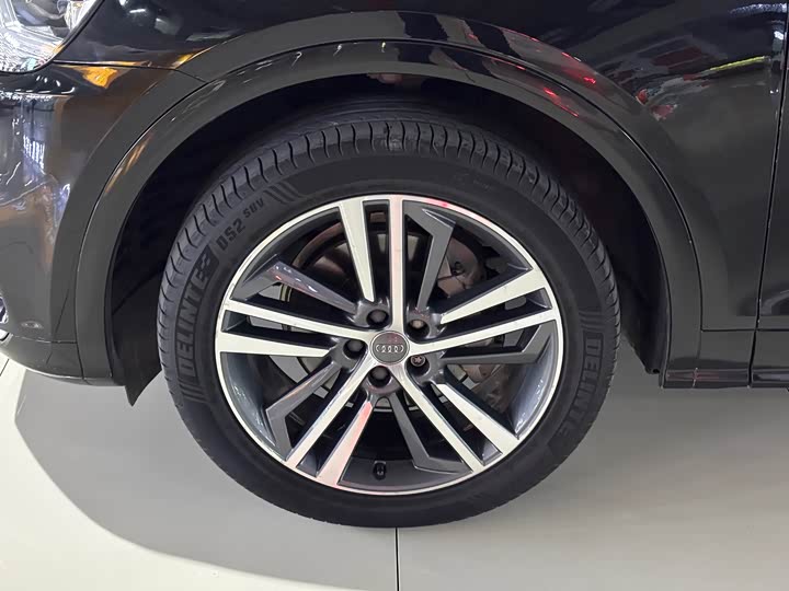 Фото 4 - Audi Q5L