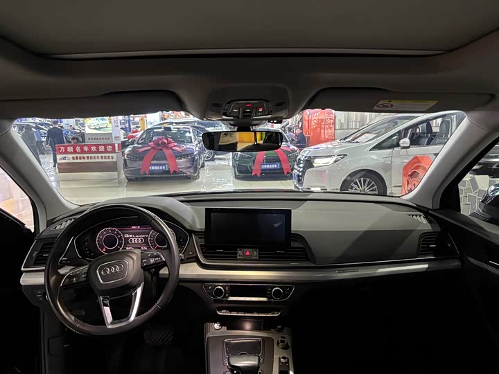 Фото 8 - Audi Q5L