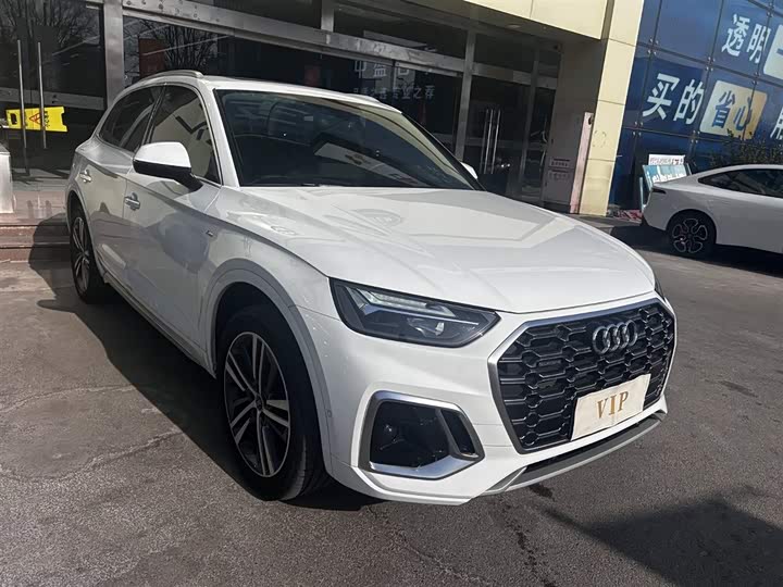 Фото 2 - Audi Q5L