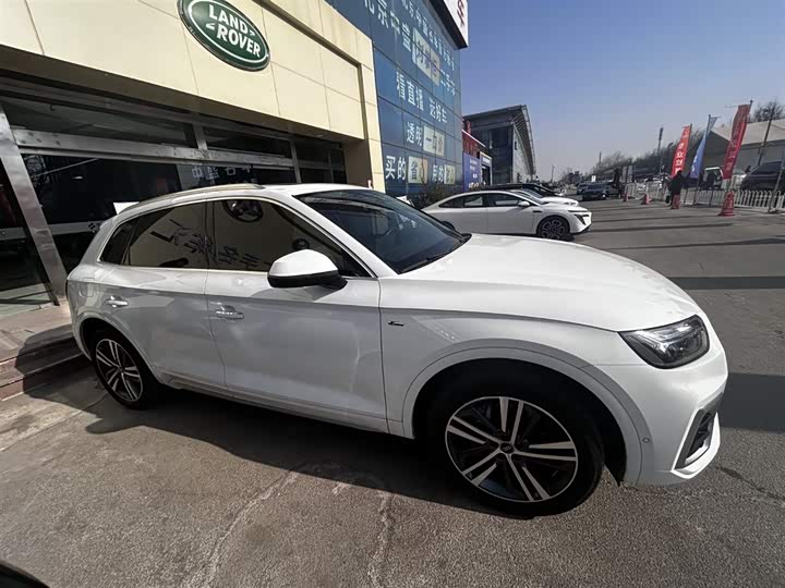 Фото 4 - Audi Q5L