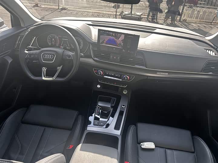 Фото 8 - Audi Q5L