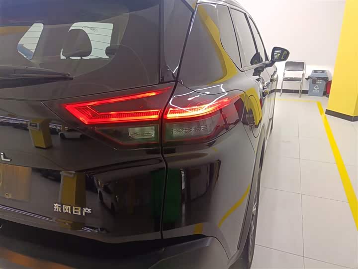 Фото 8 - Nissan X-Trail