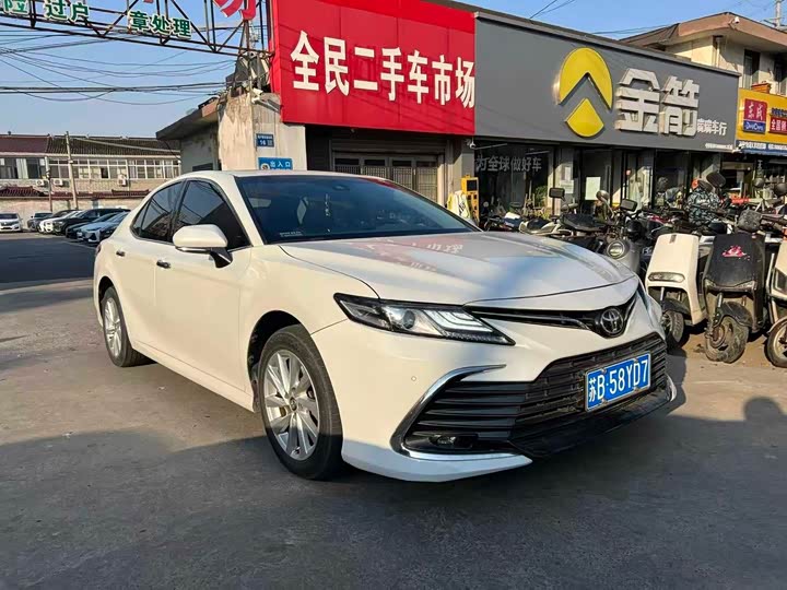 Фото 3 - Toyota Camry