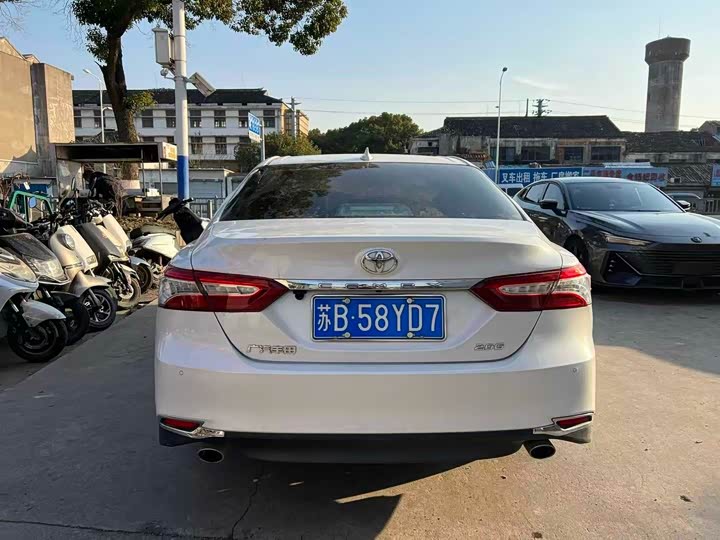 Фото 5 - Toyota Camry