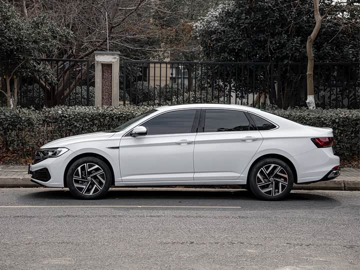 Фото 3 - Volkswagen Sagitar L