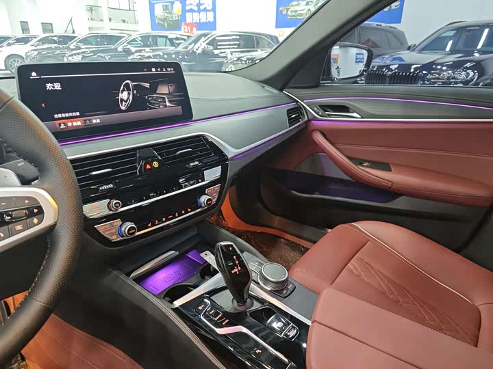 Фото 9 - BMW 5 Series