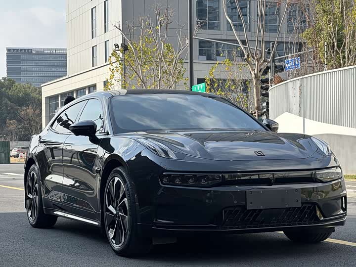 Фото 2 - Zeekr 001