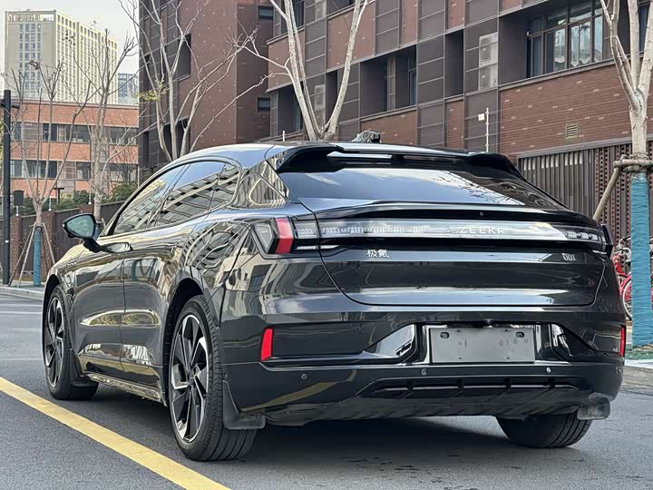 Фото 7 - Zeekr 001