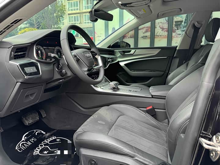 Фото 4 - Audi A7L