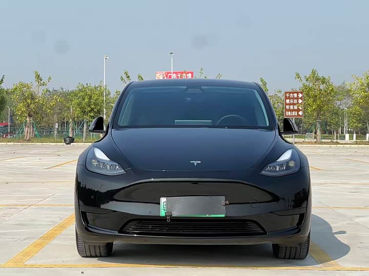 Фото 3 - Tesla Model Y