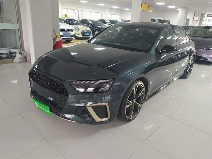 Фото 1 - Audi A4L