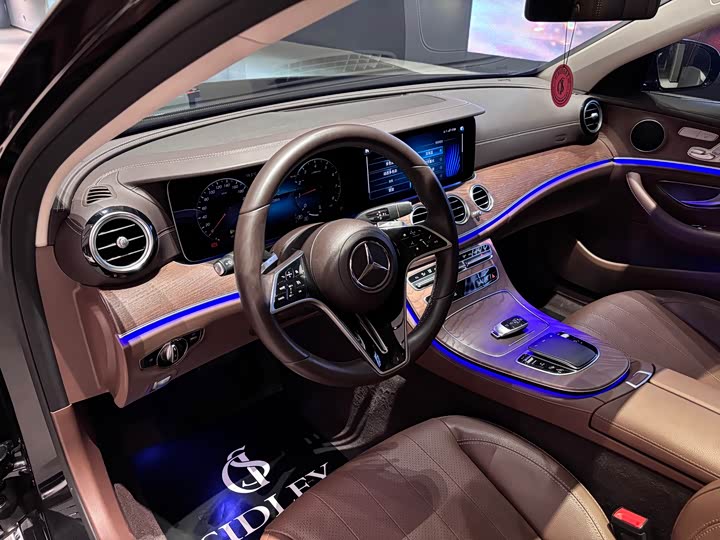 Фото 7 - Mercedes-Benz E-Class