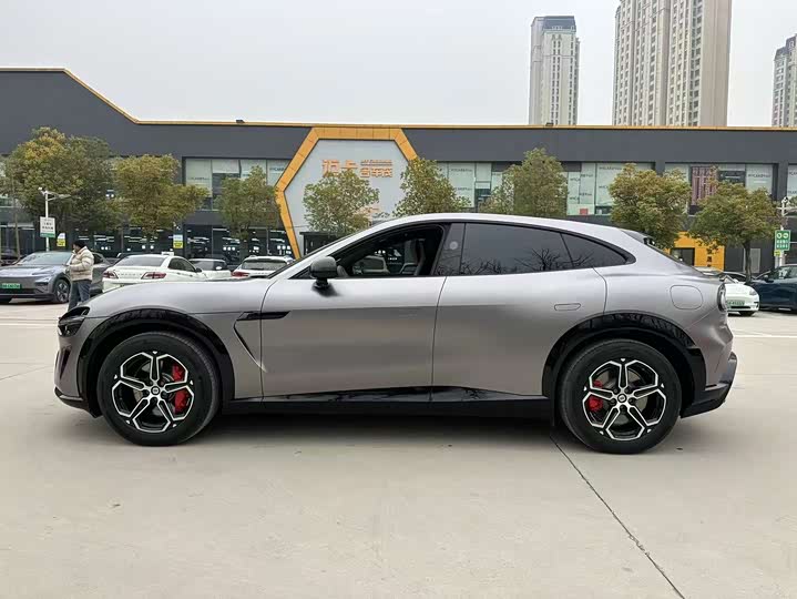 Фото 2 - Xiaomi YU7