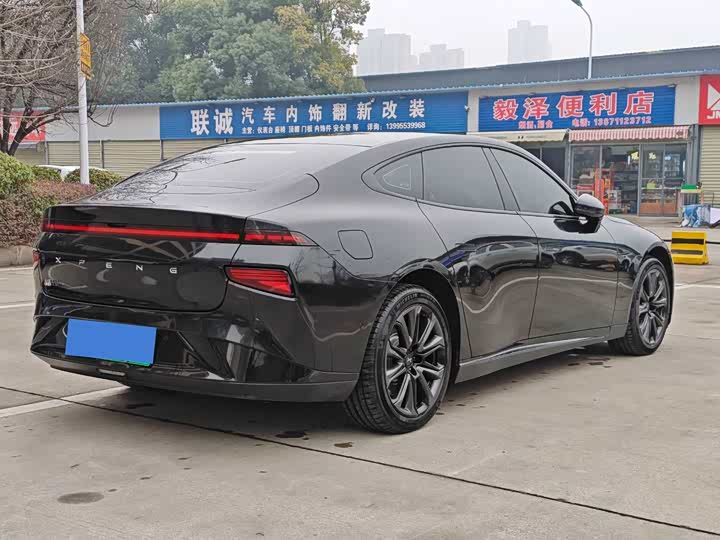 Фото 5 - XPeng P7