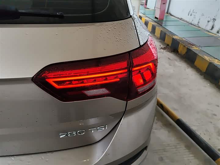 Фото 8 - Volkswagen T-Roc