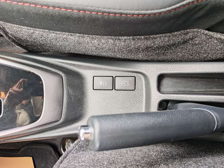 Фото 5 - Toyota Yaris L Hatchback