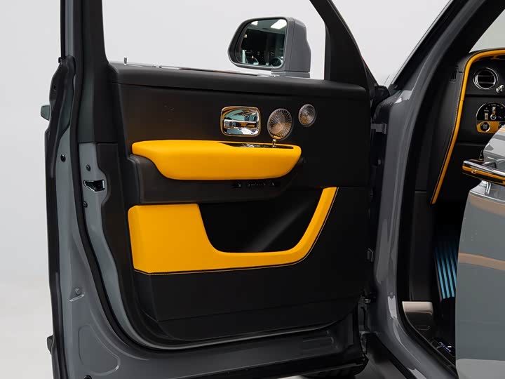 Фото 4 - Rolls-Royce Cullinan