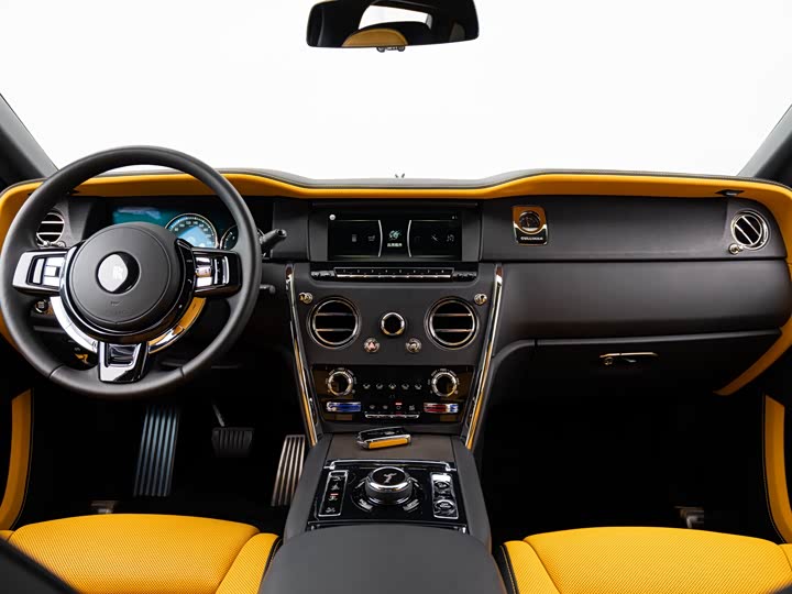 Фото 6 - Rolls-Royce Cullinan