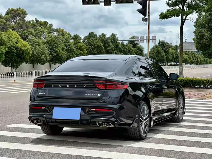 Фото 9 - Geely Preface