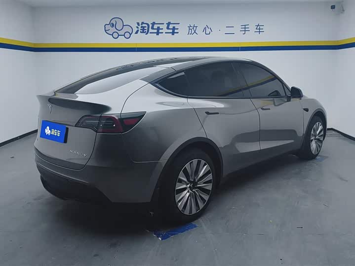 Фото 3 - Tesla Model Y