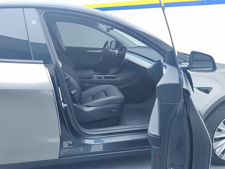 Фото 8 - Tesla Model Y