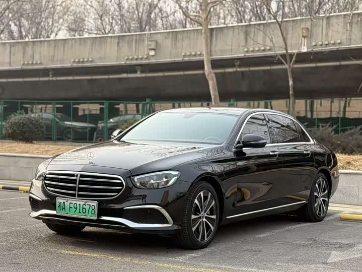 Фото 1 - Mercedes-Benz E-Class Hybrid