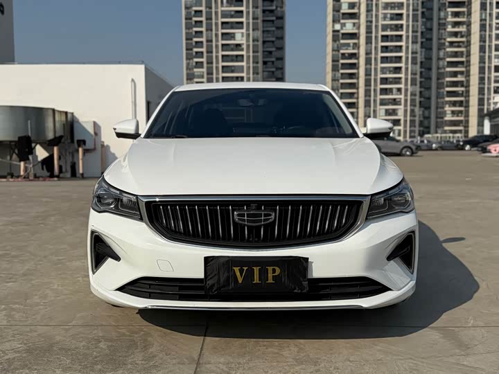 Фото 2 - Geely Emgrand