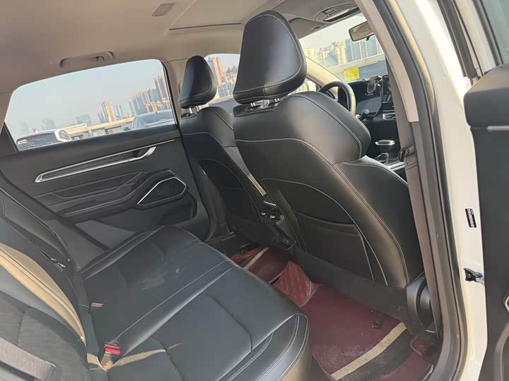 Фото 9 - Geely Emgrand