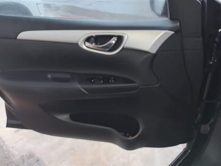 Фото 7 - Nissan Sylphy