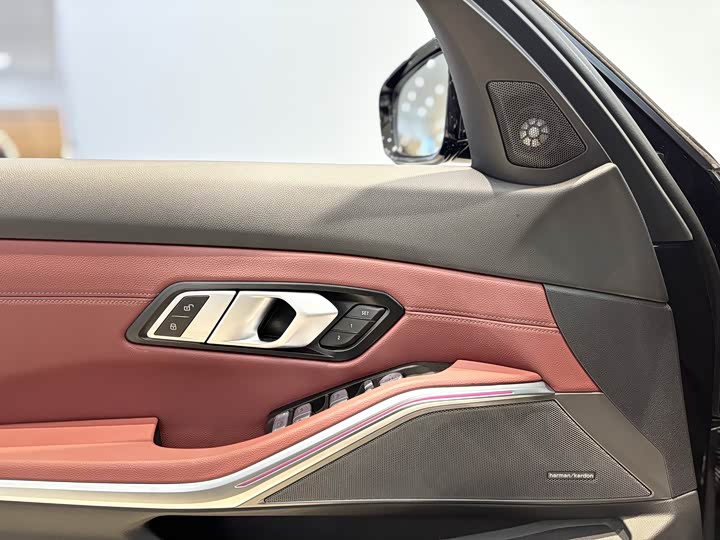 Фото 9 - BMW 3 Series