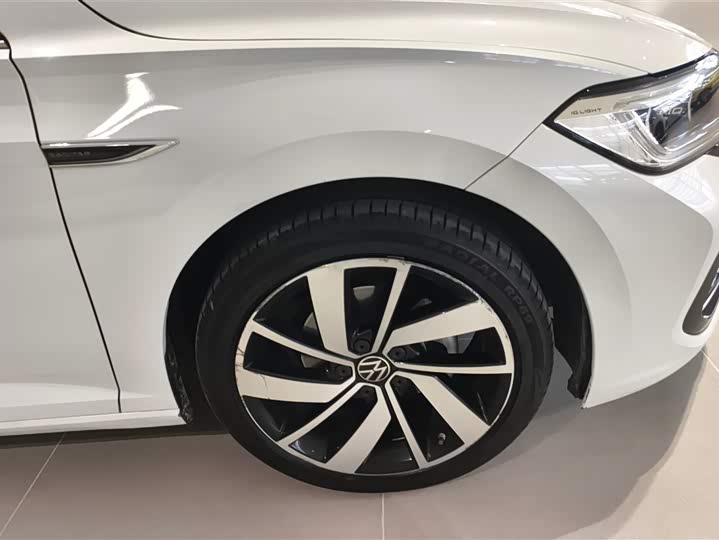 Фото 6 - Volkswagen Sagitar L