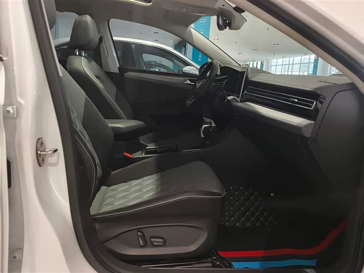 Фото 8 - Volkswagen Sagitar L