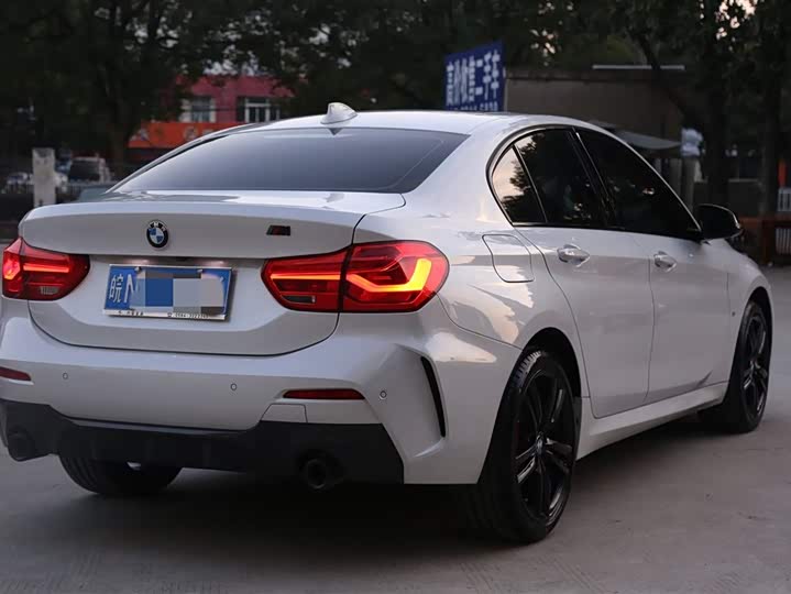 Фото 2 - BMW 1 Series