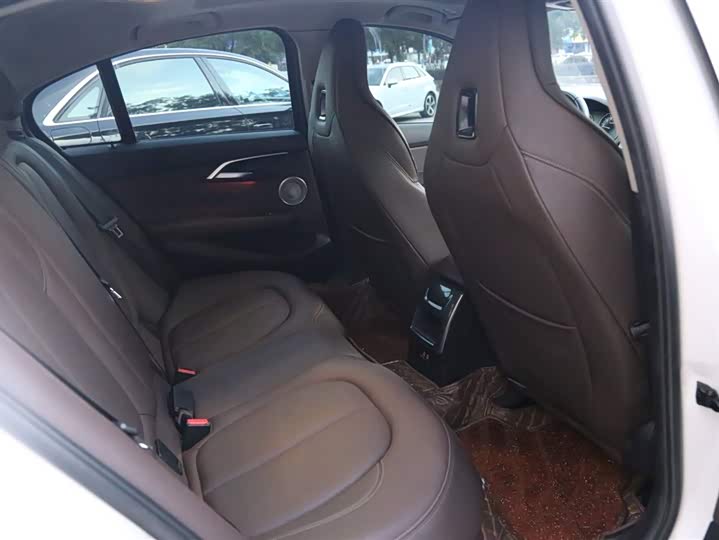 Фото 9 - BMW 1 Series