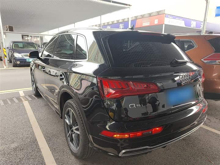 Фото 5 - Audi Q5L