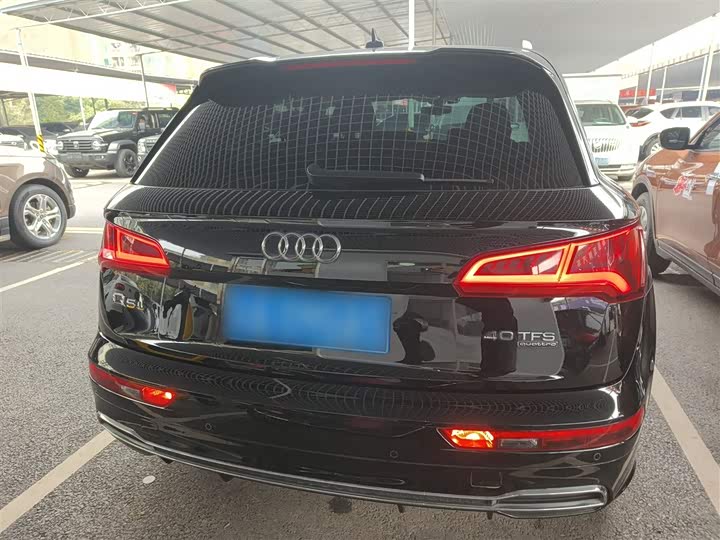 Фото 6 - Audi Q5L
