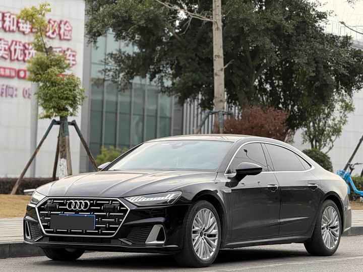 Фото 1 - Audi A7L