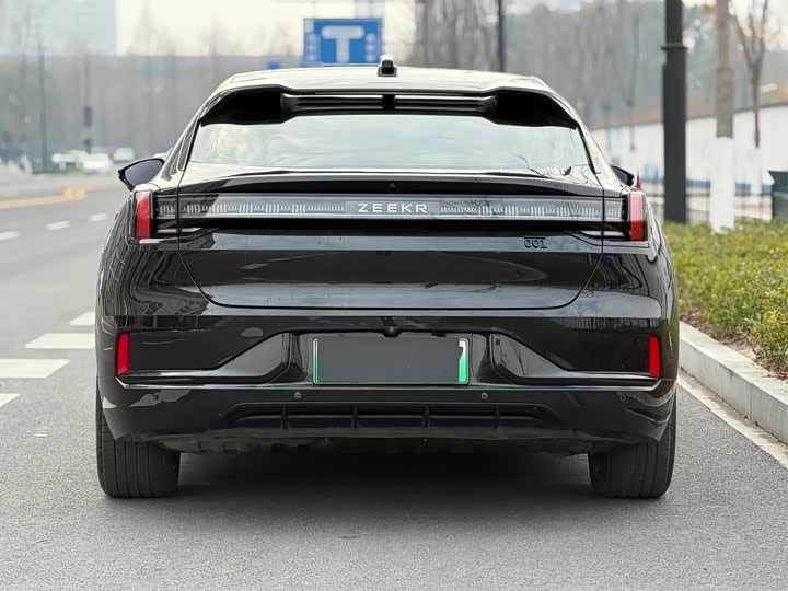 Фото 5 - Zeekr 001