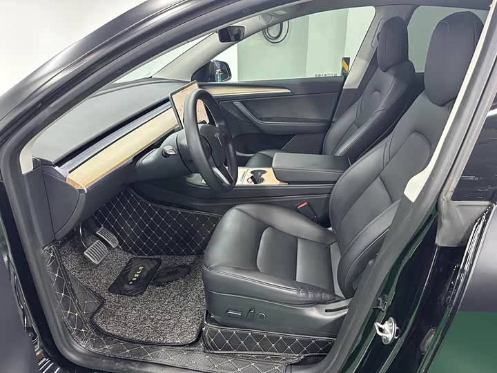 Фото 8 - Tesla Model Y