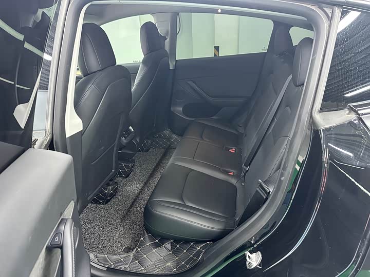 Фото 9 - Tesla Model Y