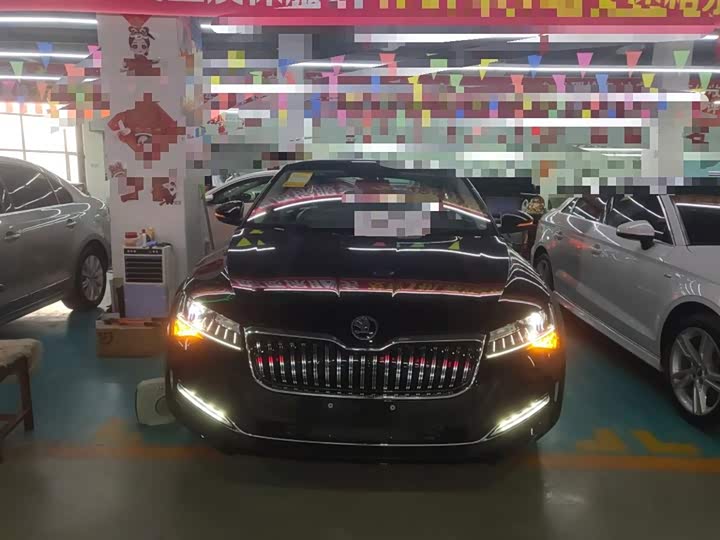 Фото 3 - Skoda Superb