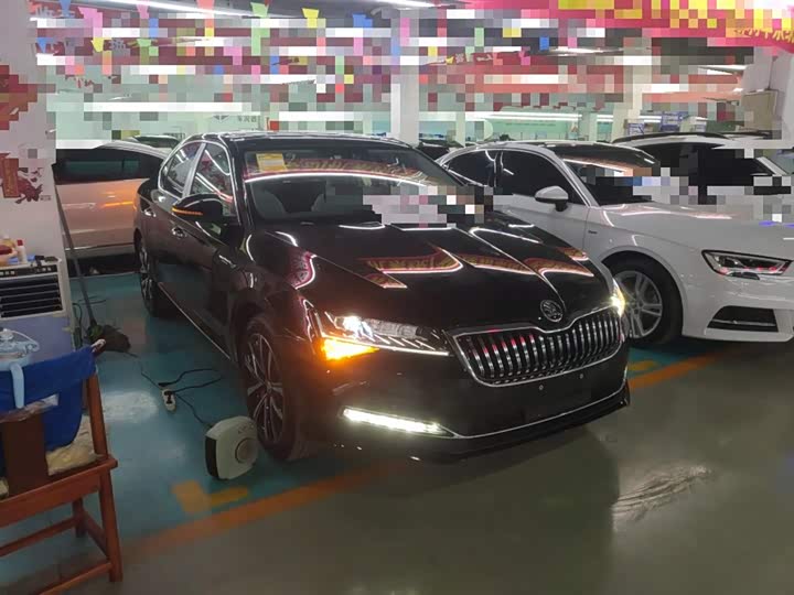 Фото 4 - Skoda Superb