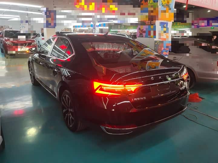 Фото 5 - Skoda Superb