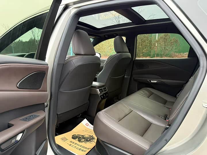 Фото 9 - Lexus RX