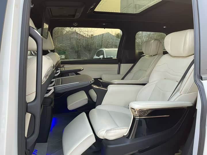 Фото 3 - GAC Trumpchi M8