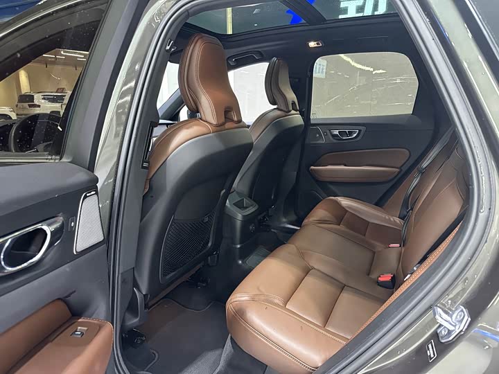 Фото 8 - Volvo XC60 Hybrid