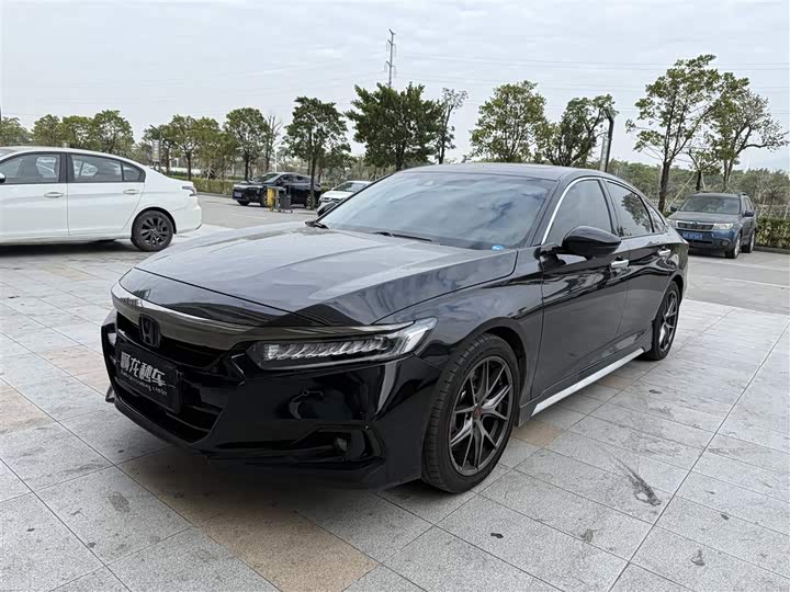 Фото 1 - Honda Accord